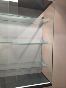 Regál s prosklenou virínou NOVÁ CENA - 2