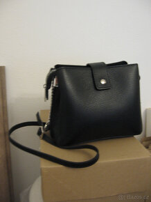 CROSSBODY ELEGANTNI KOŽENA KABELKA ČERNA - NOVA - 2