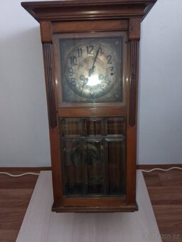 Kyvadlové hodiny z první republiky - 2