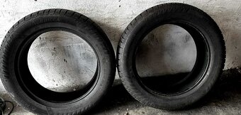 Sada 2 kusů zimních pneumatik 215/55 R17 Cena za vše - 2