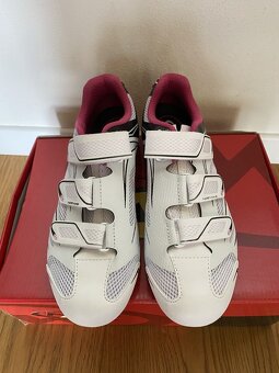 NOVÉ dámské silniční tretry Northwave vel.36 a 41 - 2