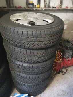 sada zimních pneu 165/70r14+disky - 2