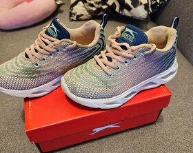 Dívčí tenisky Slazenger, blikající, vel. 30.5 - 2