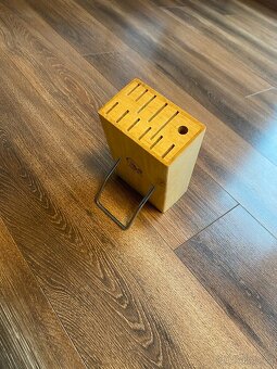 Dřevěné bloky na nože do kuchyně - 2