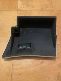 E39 přihrádka spolujezdce - 2