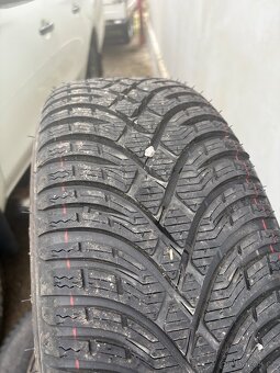 Zimni sada 185/60 R15 - 2