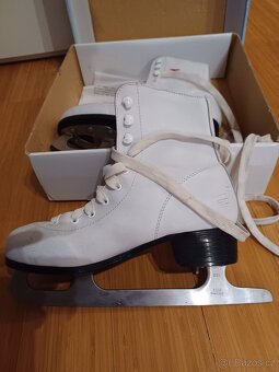 Lední brusle vel. 37 - 2