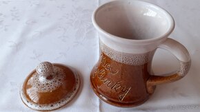 Hrnek s pokličkou - 2