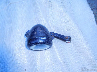 Světlo a díly. - 2