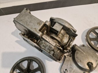 Díly motoru Manet Korado - 2