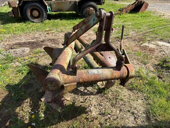 Příslušenství za traktor (pluh, kultivátor atd.) - 2