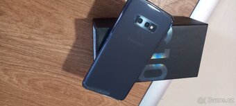 Samsung Galaxy S10e - 2