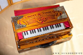 Harmonium Sundaris Om Kalkata Scale Changer Pro - 2