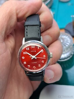 Hodinky Prim "červené", po servisu, záruka - 2