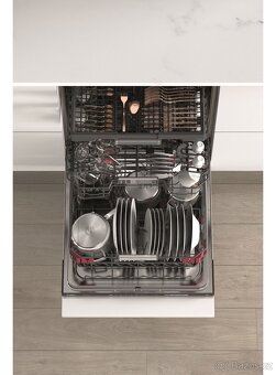 Whirlpool myčka nádobí WIO 3O540 PELG Supreme Clean - 2