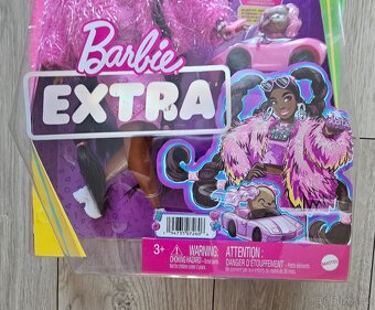 Barbie Extra Stylová brunetka s pejskem - 2