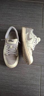Jordan 1 Retro Low OG Atmosphere Grey velikost 42 - 2