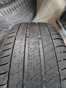 Prodám ORIGINÁLNÍ disky 18" na Karoq + Pneu Michelin - 2