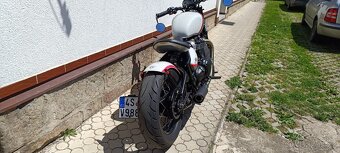 Triumph Bobber - 2