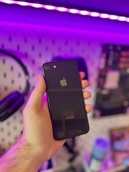 Apple iPhone SE 2020 64 GB Black - 2