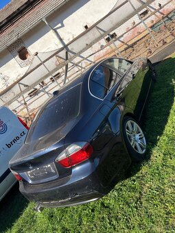 BMW E90 330i N52 190kw m-paket - 2