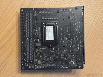 ASUS ROG STRIX Z490-I WIFI (Intel Z490, LGA 1200) - VADNÁ - 2