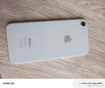 iPhone 8 64 GB - 2