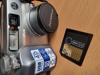 Olympus Camedia C 4000 Zoom - 2
