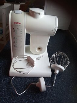 Kuchyňský robot Bosch a osobní váha Hyundai NOVÁ - 2