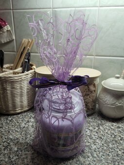 Nová velká svíčka Lavender Cake zn. Bartek Candles - 2