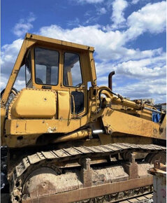 21t pásový nakladač Komatsu D75S - 2