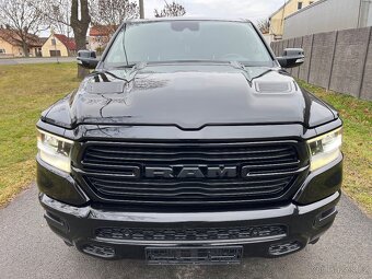 Dodge RAM Night-paket, 2022, 5.7l, TOP stav - 2