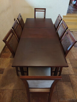 Jídelní stůl + 8 židlí - 2