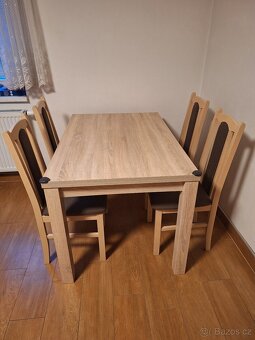Jídelní stůl se židlemi - 2