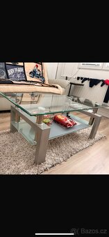 Skleněný stul a skříňka pod TV - 2