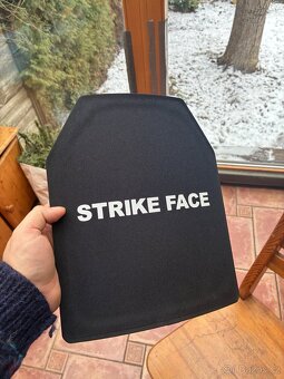 Taktická vesta se dvěma pláty - 2