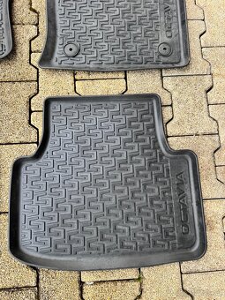 Gumové koberce Octavia 3 combi originál - 2