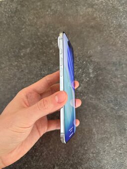 Apple iPhone Air 256GB - 2