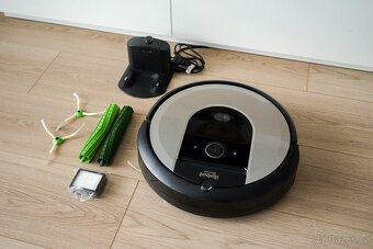 iRobot Roomba i7 - 2