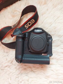 Canon EOS-1 MarkIII - 2
