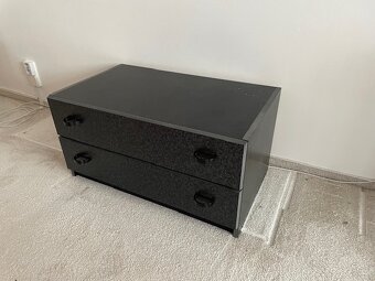 Skříňka pod TV - 2