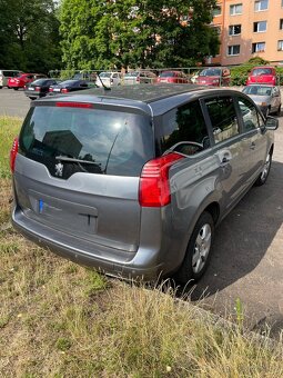 Peugeot 5008, rok 2011, typ motoru 9HR - 2
