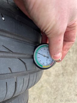 Pneu 205/55/16 - 2