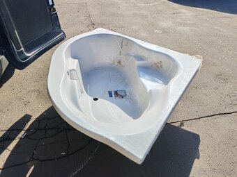Plastová rohová vana nová - 2