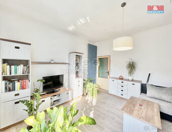 Prodej rodinného domu se zahradou, 1353 m², Dobříkov - 2