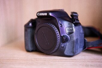Canon EOS 600D + objektivy + blesk + příslušenství - 2