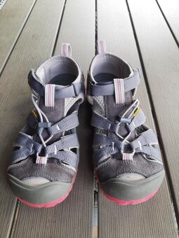 Sandály Keen velikost 36 stélka 22,5 cm - 2