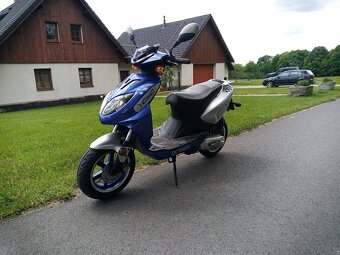 Pěkný spolehlivý skútr 2T 50 ccm - 2