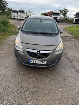 Opel Meriva B 180t km 1.7d automat klepou vstriky bily kour - 2