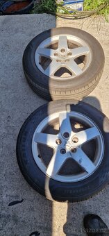 Prodám Originál Alu disky na Peugeot 407 16' Letni pneu 90% - 2